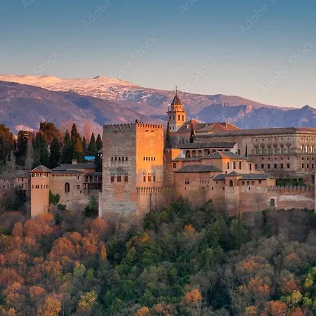4 Balconies House, And Near The Alhambra 格拉纳达
